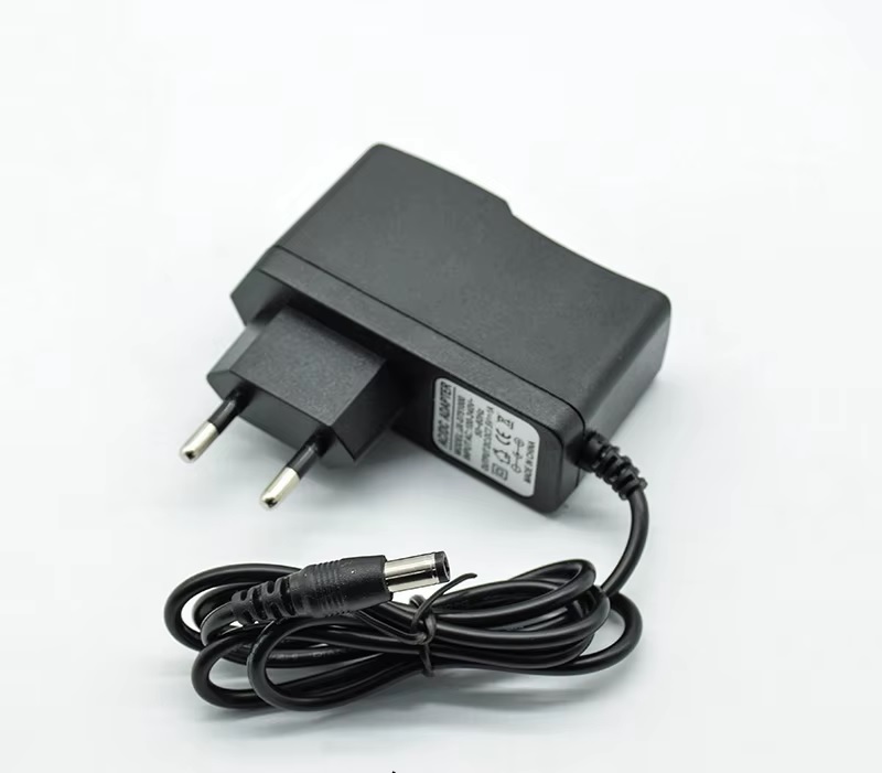Battery Charger for Lithium ion X2 UK Plug 5.5mm Jack 8.4V 1A